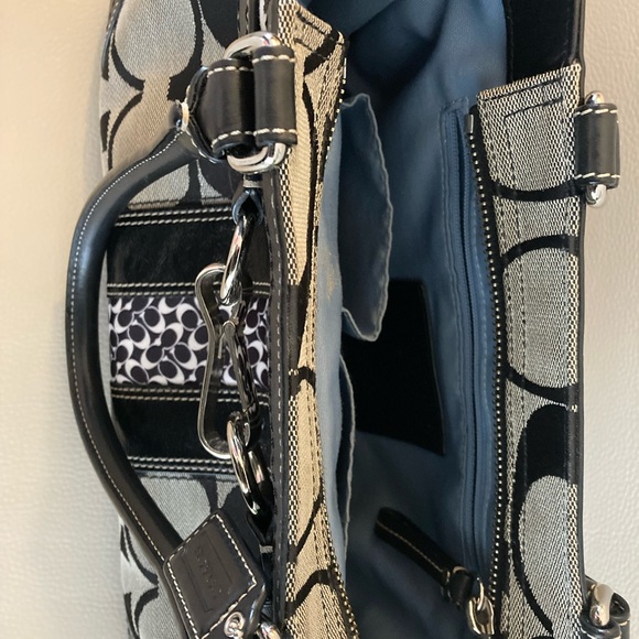 Coach Handbag - Picture 4 of 6